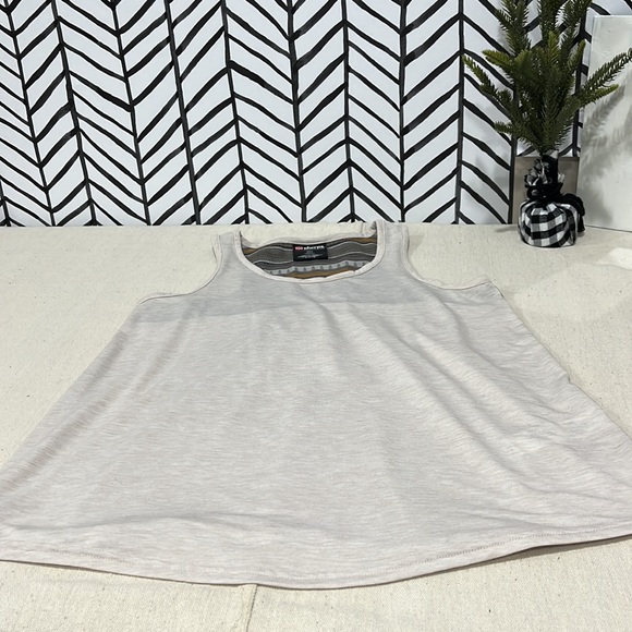 Sherpa Adventure Gear Cream Tank Top, Size Small - Picture 16 of 16